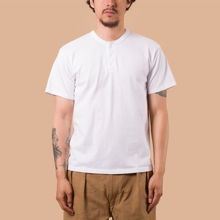 image flâneurs GOOD ON / S/S Henley Tee White de face