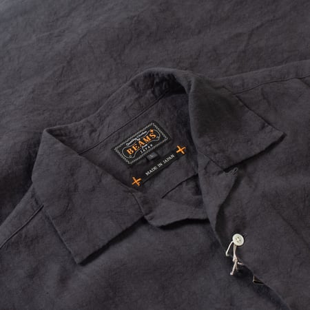 détail flaneurs BEAMS PLUS chemisette Open Collar Linen Charcoal (2)