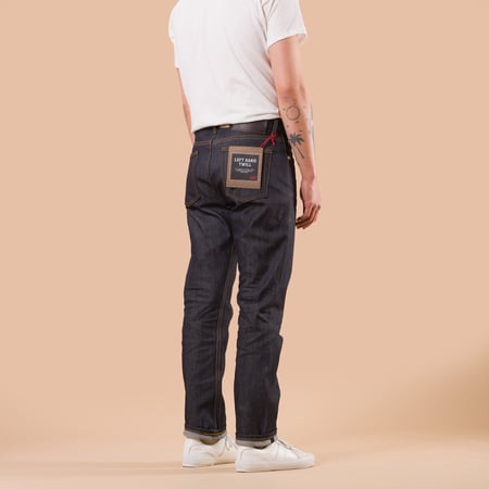 flâneurs NAKED & FAMOUS WeirdGuy Left Hand Twill Selvedge porté de dos