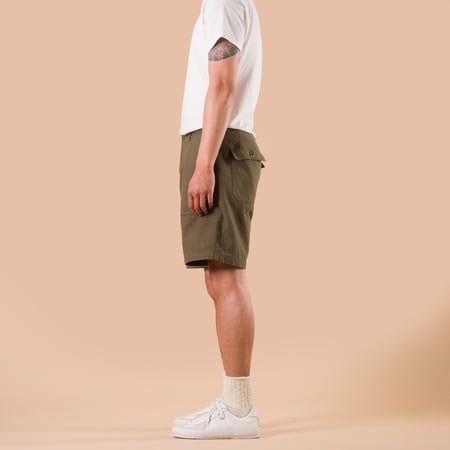 image flâneurs FRIZMWORKS / Back Satin Essential Fatigue Shorts Olive profil