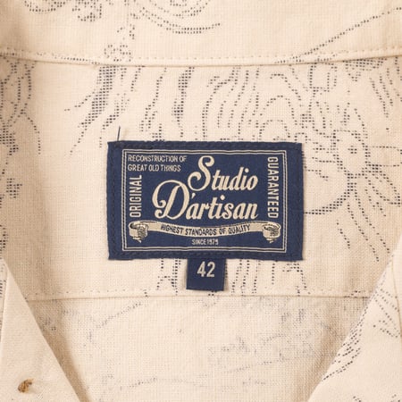 image flâneurs STUDIO D'ARTISAN / 5736 Manga Open Collar Shirt Ivory détail étiquette