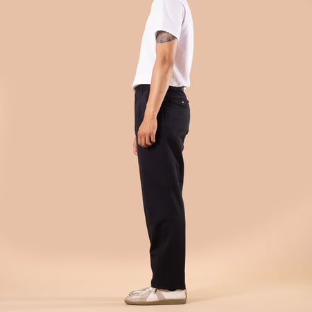 Image flâneurs BARNSTORMER / 1955UC 2Pleated Chino Navy profil
