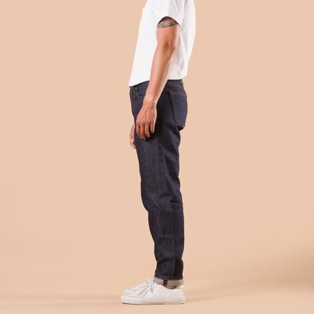 flaneurs NAKED & FAMOUS Dirty Fade Selvedge porté de profil