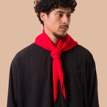 Ardmhor Triangle Hole Scarf Red