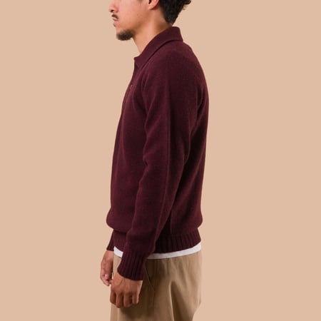 flaneurs pull HARLEY OF SCOTLAND Eton Supersoft Wool 3 Button Polo Neck Beetroot side