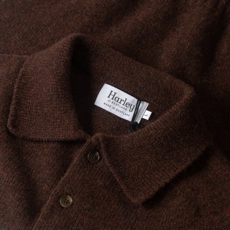 detail HARLEY OF SCOTLAND  Eton Supersoft Wool 3 Button Polo Neck Marron (2)