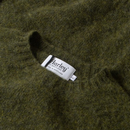flaneurs pull HARLEY OF SCOTLAND Shaggy Crew Neck scots pine detail   (2)