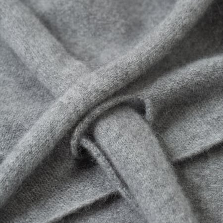 MACKIE Ardmhor Triangle Hole Scarf detail (6)