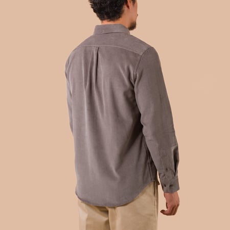 image PORTUGUESE-FLANNEL-flâneurs-chemise-velours-Lobo-Greyde dos