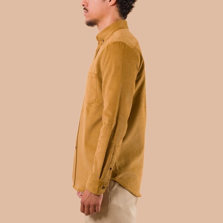 image PORTUGUESE-FLANNEL-flâneurs-chemise-velours-Lobo-light Prairie de profil
