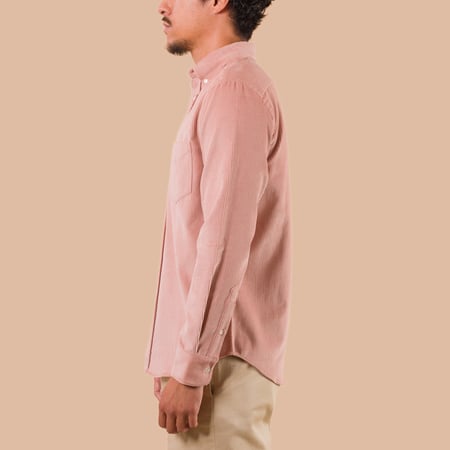 image PORTUGUESE-FLANNEL-flâneurs-chemise-velours-Lobo-light Old Rose de profil