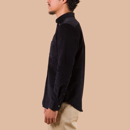 image PORTUGUESE-FLANNEL-flâneurs-chemise-velours-Lobo-light Black de profil