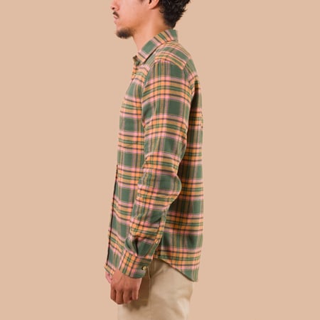 image flaneurs Portuguese Flannel Olivara Shirt de profil