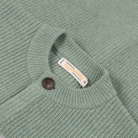 Image flâneurs FRIZMWORKS / Heavy Wool Round Cardigan Jade Green détail col