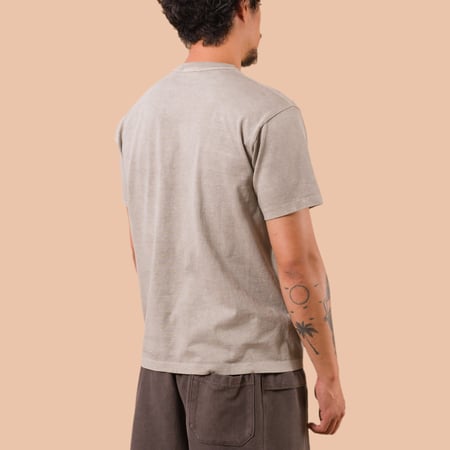 porté back flaneurs XX DEVELOPMENT SURE MFG 7,5oz Pocket SS Tee Loarel Oak