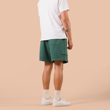 image porté back flaneurs XX DEVELOPMENT SURE MFG Super Tuck River Shorts Middry