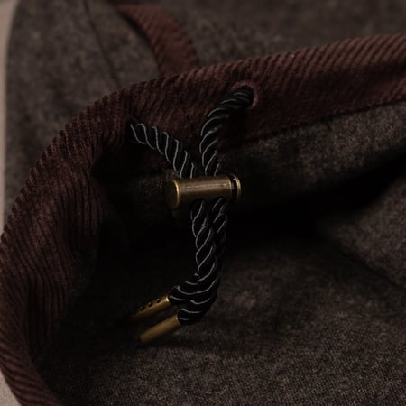 Image flâneurs FRIZMWORKS / Wool Half Pullover Forest Black détail cordon