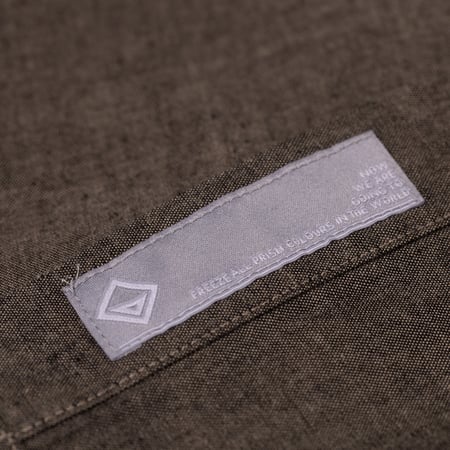 Image flâneurs FRIZMWORKS / 1920S Chambray Work Shirt Mud détail tag