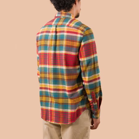 vignette flaneurs Portuguese Flannel Fasema Shirt worn back