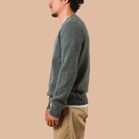 Vignettes Flaneurs Knitwear Shaggy Crew Neck Sweater Fen worn side