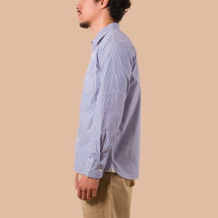 flaneurs UNIVERSAL WORKS Queens Cotton Patched Shirt Navy worn side