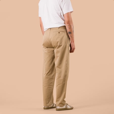 flaneurs NIGEL CABOURN Officers Pant Weapon Beige worn back