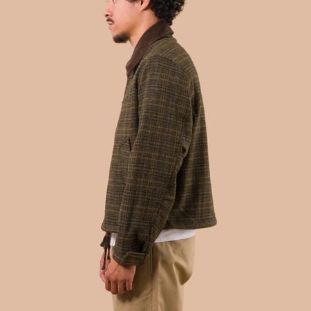 flaneurs Frizmworks Wool Heritage Hunting Jacket Seaweed worn side