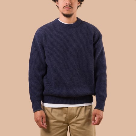 flaneurs Frizmworks Patch Round Pullover Knit Navy worn front