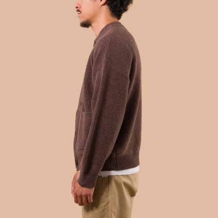 flaneurs Frizmworks Heavy Wool Round Cardigan Choco worn side