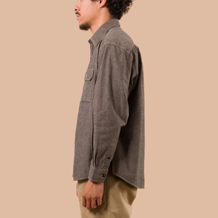 flaneurs Frizmworks1920S Chambray Work Shirt Mud worn side
