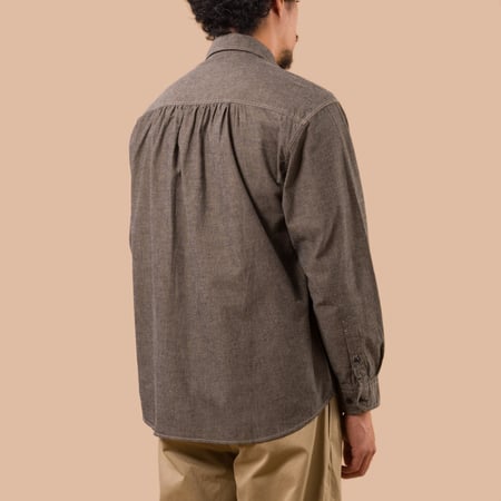 flaneurs Frizmworks1920S Chambray Work Shirt Mud worn back