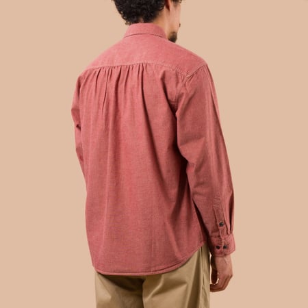 flaneurs Frizmworks1920S Chambray Work Shirt Red worn back