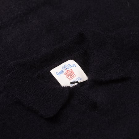 Image Flâneurs J. PRESS / Shaggy Dog Sweater Skipper Polo Navy détail col