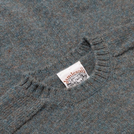 Image flâneurs JAMIESON'S / Crewneck Saddle Shoulder Sweater Storm détail col