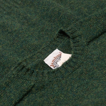 Image Flâneurs JAMIESON'S / Crewneck Saddle Shoulder Sweater Fern détail col