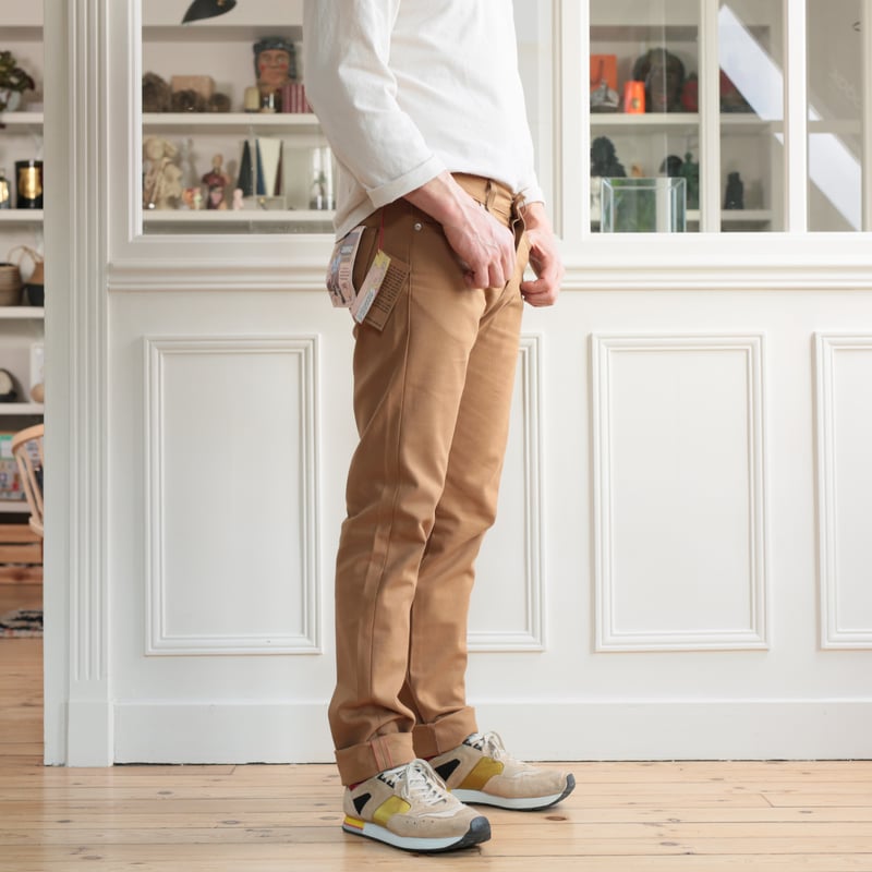 flâneurs NAKED & FAMOUS SuperGuy Army Green "Duck" Canvas Selvedge porté de face