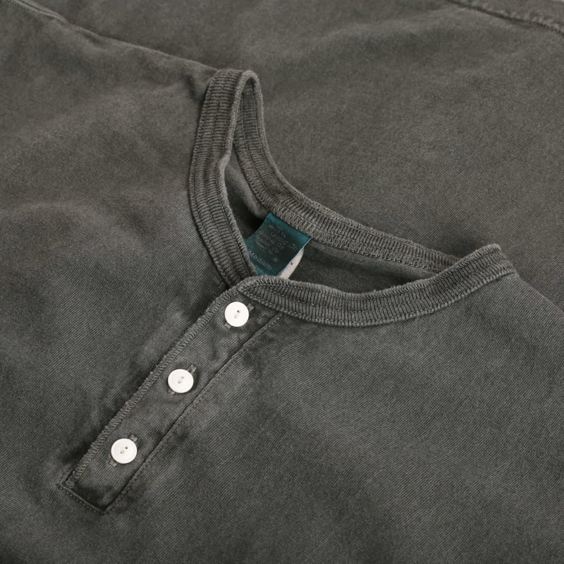 Short Sleeve Henley Tee in Pitch Black