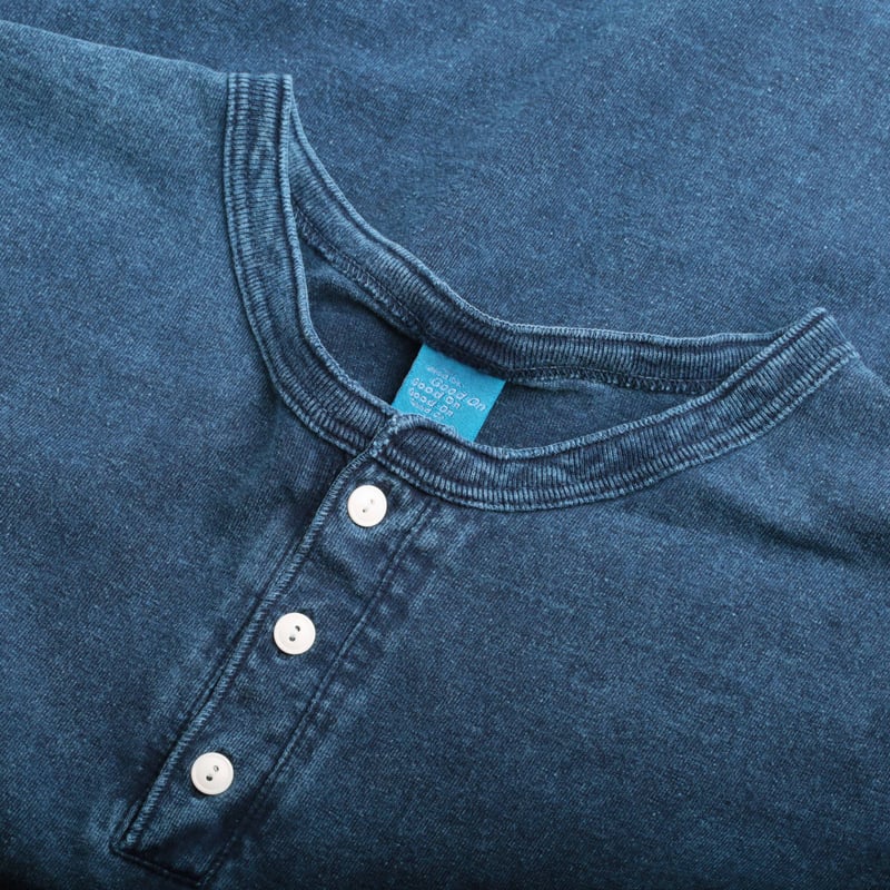 Short Sleeve Henley Tee in Indigo Shave
