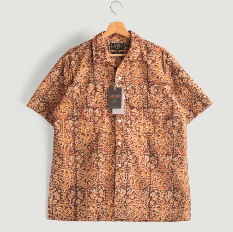 Open Collar Short Sleeve Shirt with Block Print in Brown