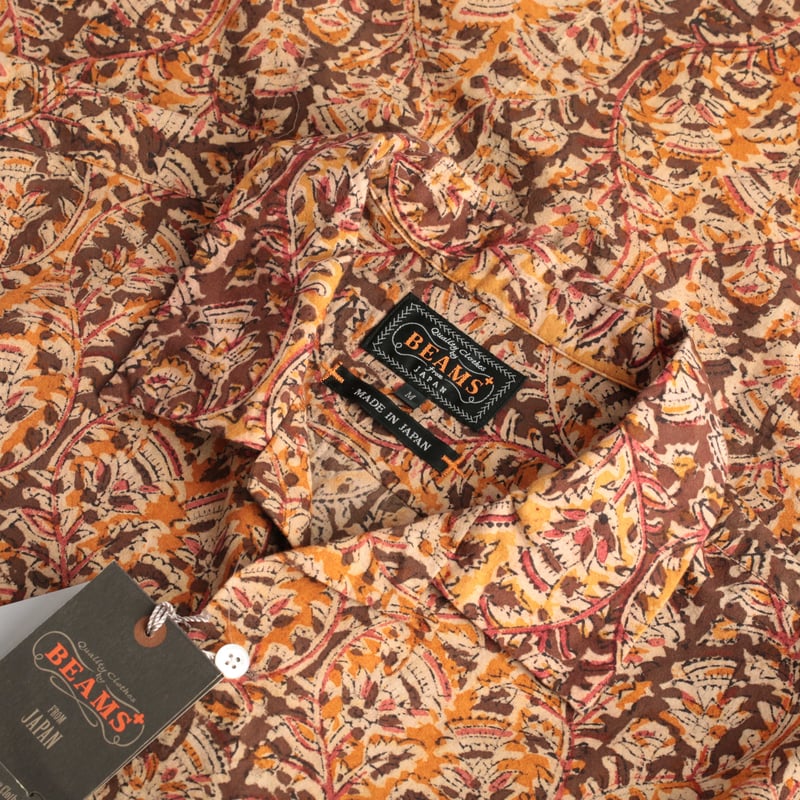 Open Collar Short Sleeve Shirt with Block Print in Brown