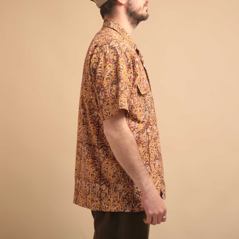 Open Collar Short Sleeve Shirt with Block Print in Brown