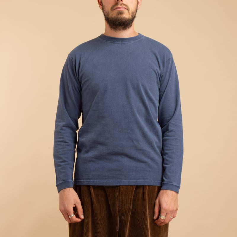 GOOD ON flâneurs long sleeve crew tee LS Crew Tee P-Navy worn from the front