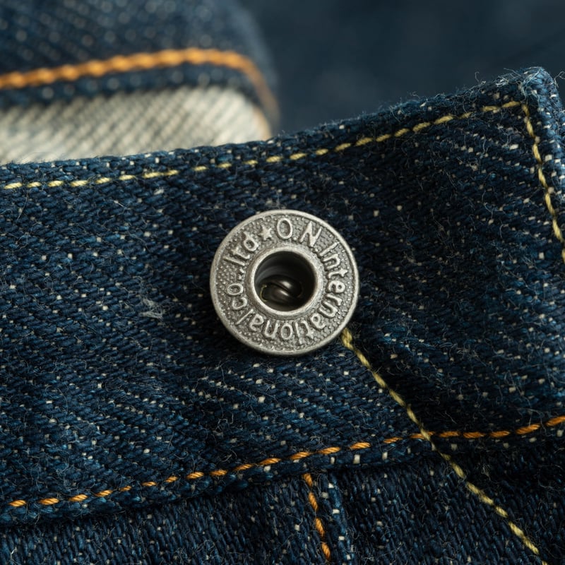Image-Flâneurs_ONI DENIM / 902ZR-KABEG "Secret Kabuki" 20oz High Rise Relaxed Tapered_Button Detail