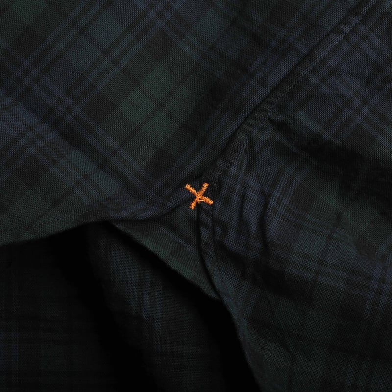 BEAMS PLUS cotton shirt / BD Oxford Shirt Indigo tartan Black Watch with swallowtail reinforcement detail