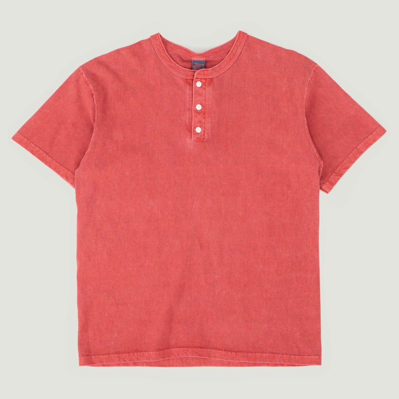 Short Sleeve Henley Tee in Faded Red