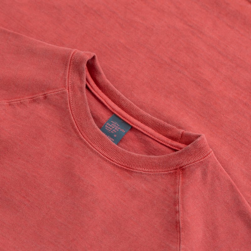 Short Sleeve Heavy Raglan Pocket Tee in Faded Red