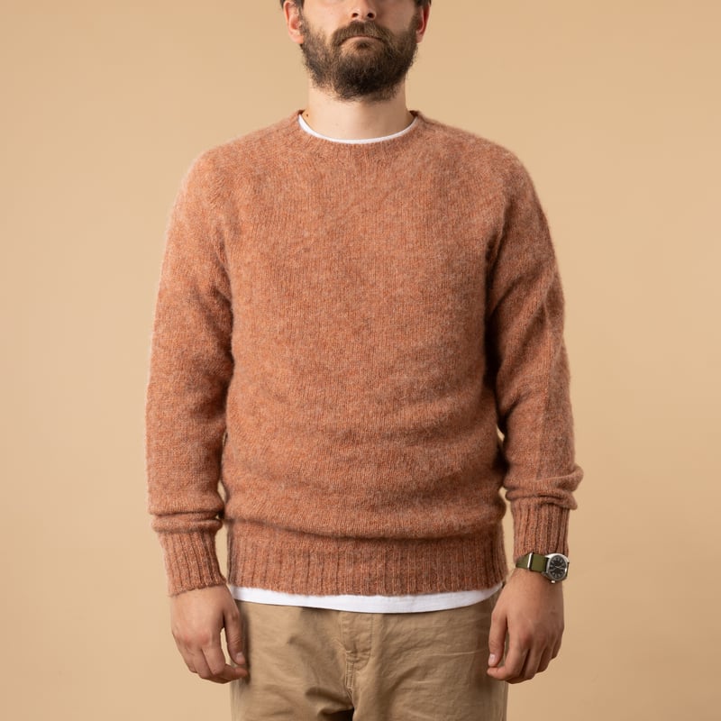 HARLEY OF SCOTLAND X FLANEURS / Shaggy Crew Neck in Sandalwood