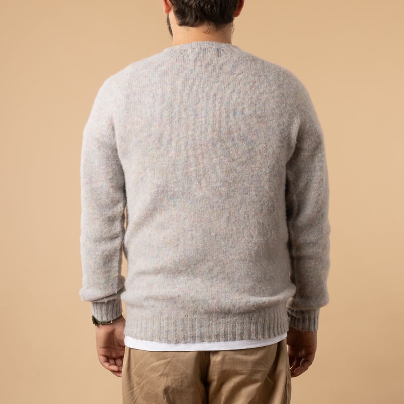 pull shaggy HARLEY OF SCOTLAND couleur gris ugie pearl de dos