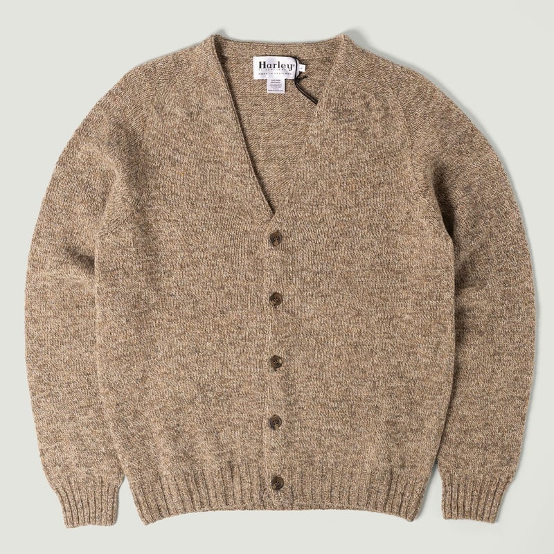 pull cardigan Harley of Scotland couleur marron mushroom vignette