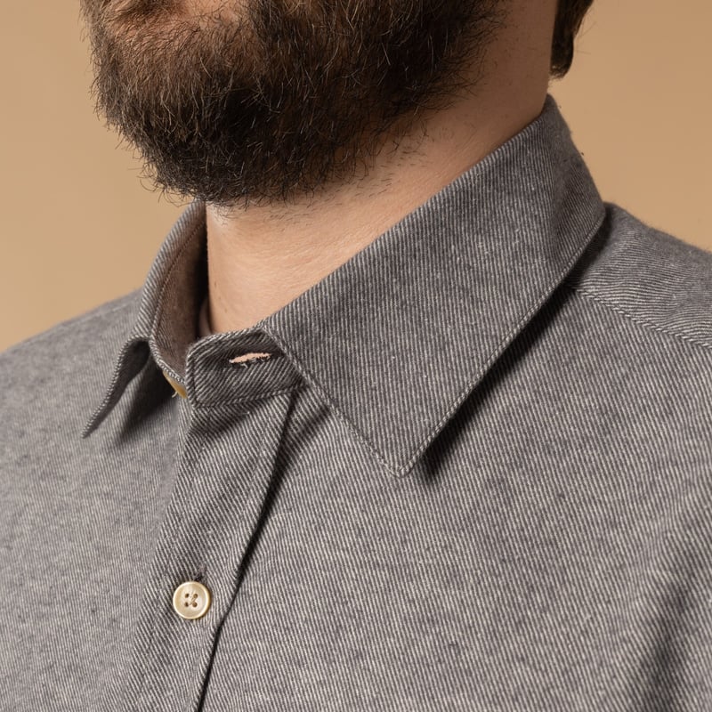 Portuguese Flannel Teca Shirt in Light Grey, front detail